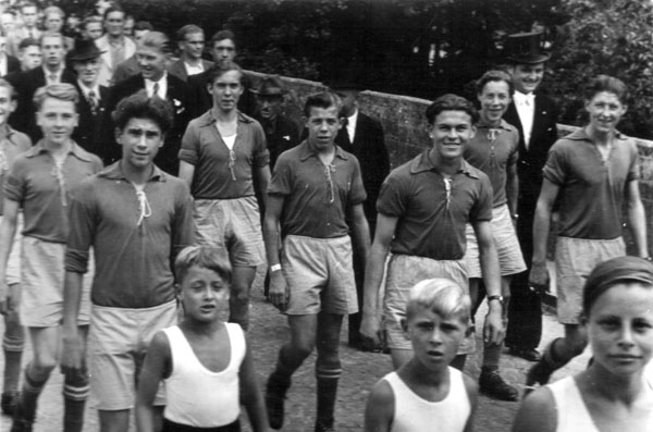 tsv-leinzell vereinschronik-1926-1950 umzug jubiläum